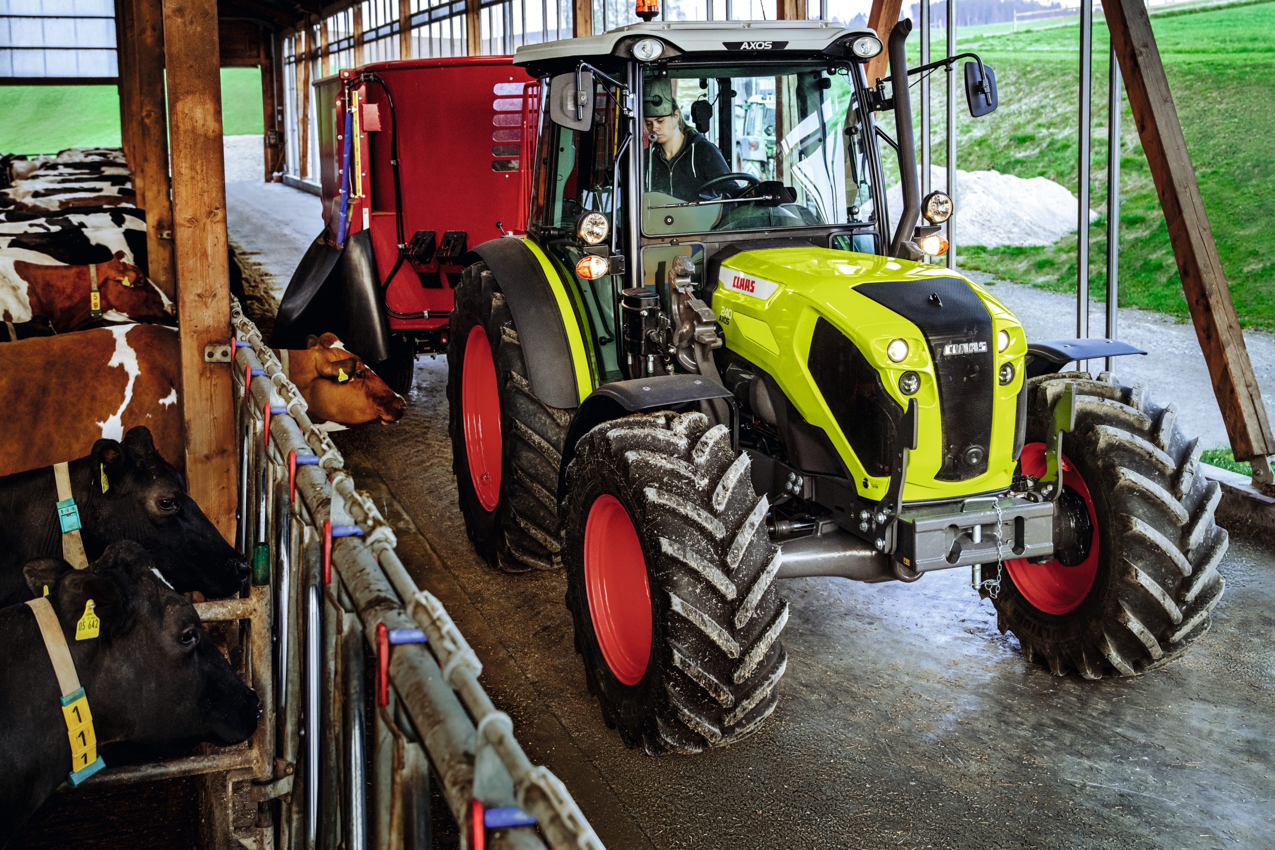 New compact tractor series: CLAAS unveils new AXOS 200