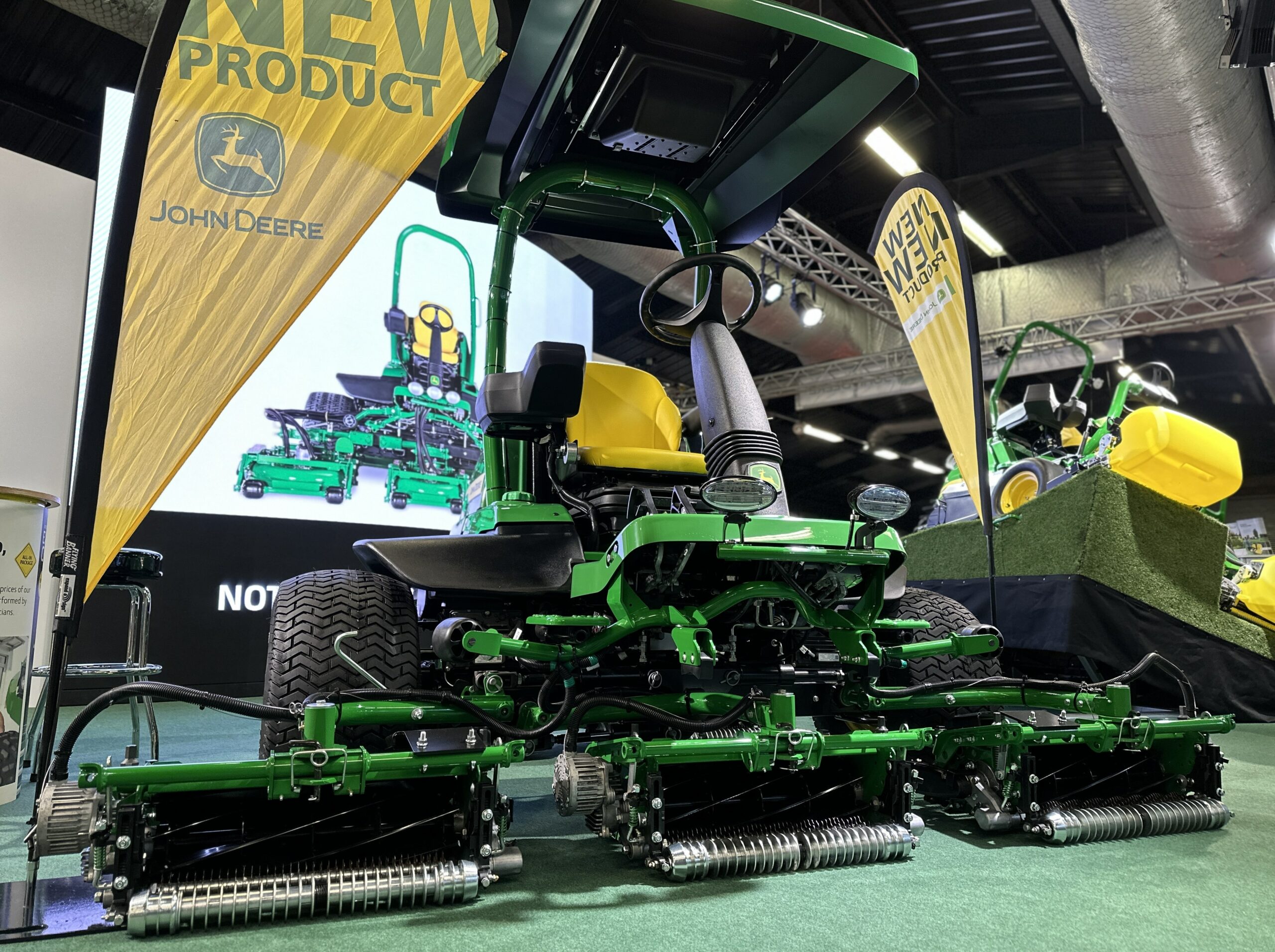 John Deere launches electric greens mowers and hybrid innovations