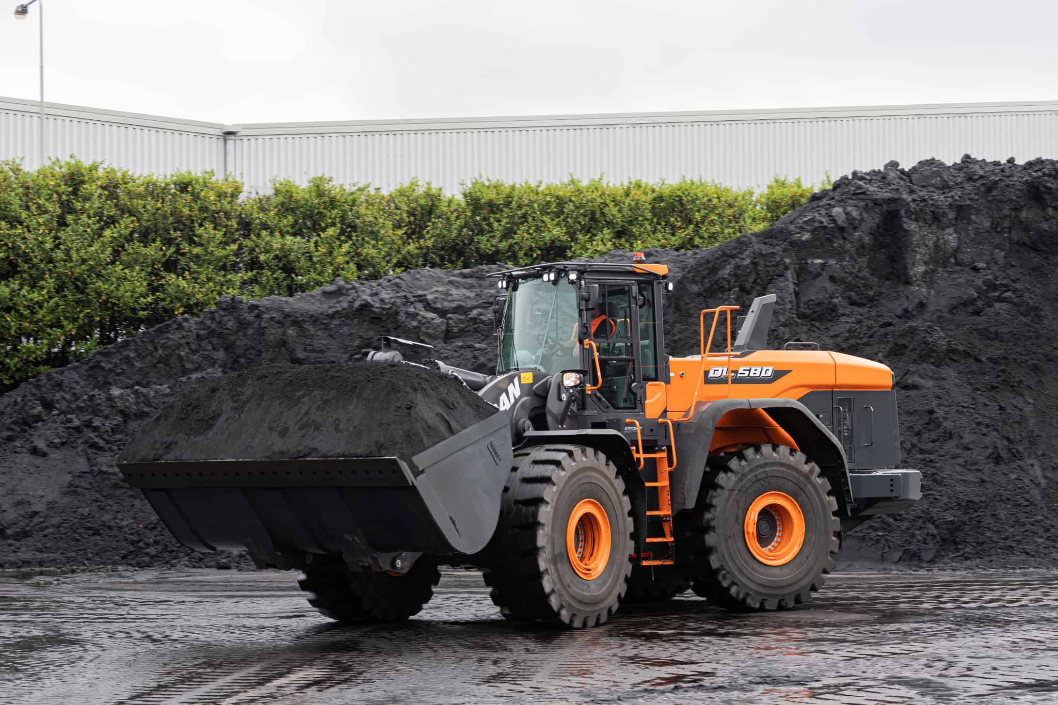 Doosan aims for top spot with new ‘DL-7’ Wheel Loader range