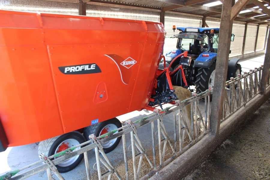 New Flexilift tilting conveyor added to Kuhn’s trailed mixer wagons
