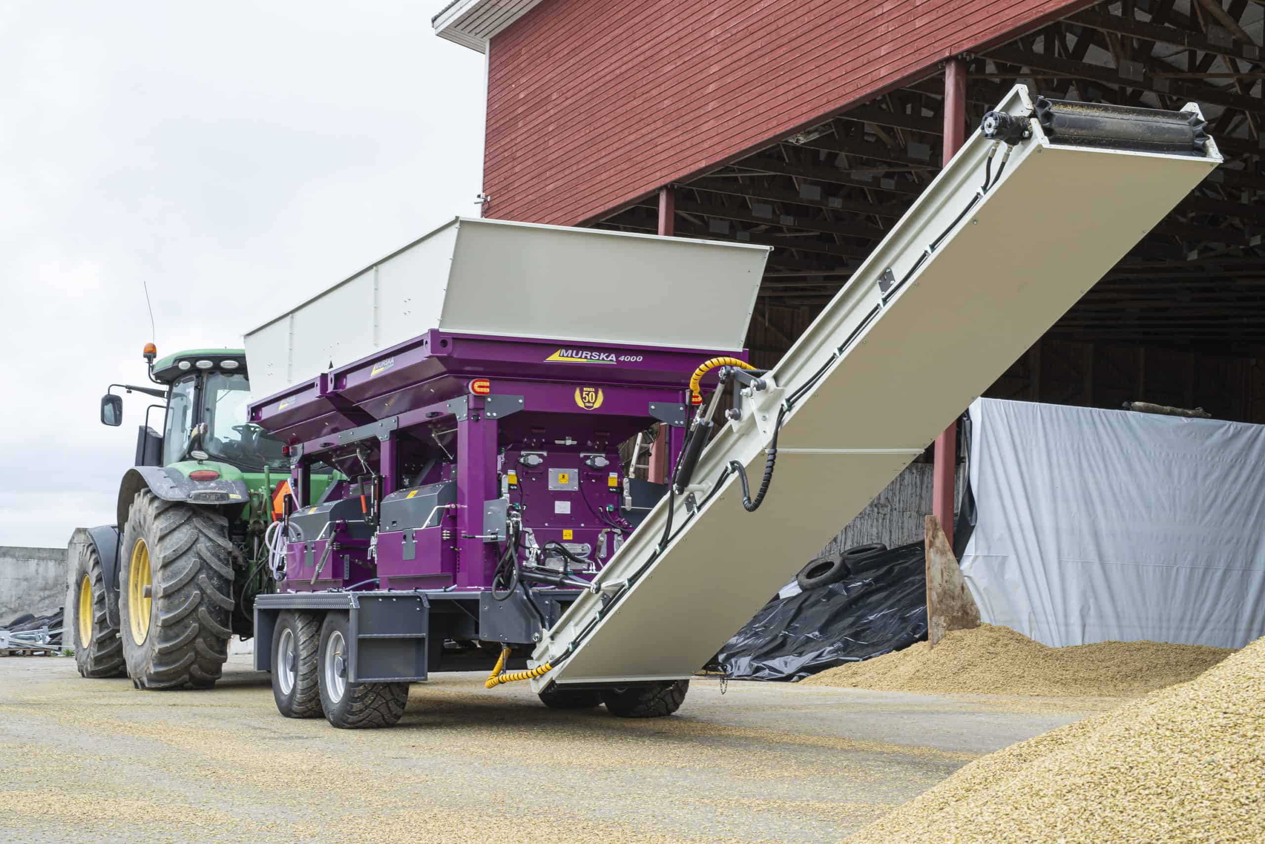 Launch of large-scale machine for rolling dry or moist grain 
